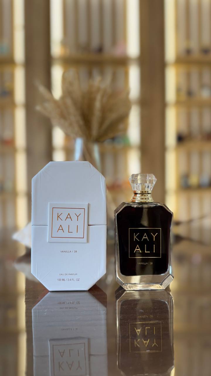 Kayali - Huda beauty Vanilla 28 | هدی بیوتی کایالی وانیلا 28 